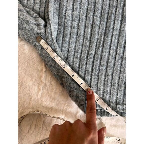 Women’s Gray Ribbed Matching Set Size Large - Picture 7 of 10